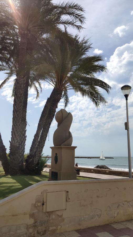 Comodo Cerca Del Mar